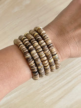 Load image into Gallery viewer, Coconut Shell Bracelet
