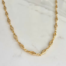 Load image into Gallery viewer, Gold diamond pattern chain necklace layering style
