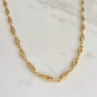 Gold diamond pattern chain necklace layering style