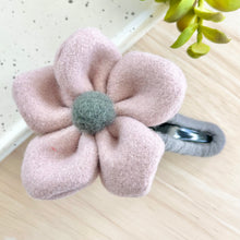 Load image into Gallery viewer, Felt Flower Hair Clip

