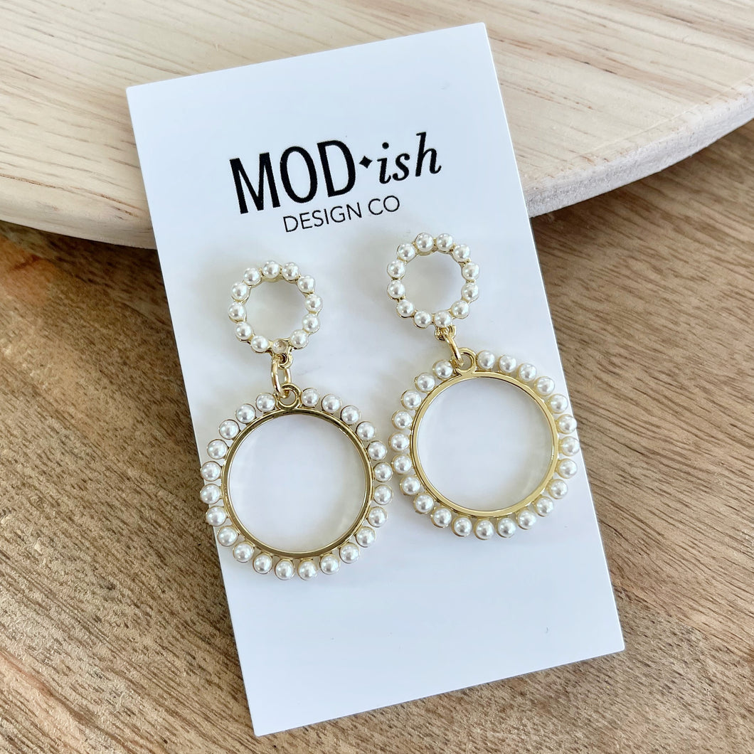 Circle Pearl Earrings